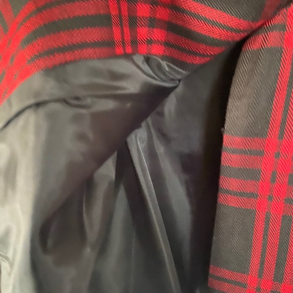 BNWOT! Gorgeous holiday button up plaid jacket! - Picture 5 of 7